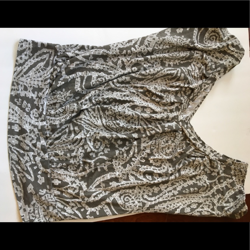 Banana Republic Woman’s Medium shirt